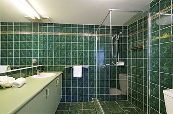 Windward Passage Holiday Apartments - Newcastle Accommodation 56