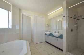 Windward Passage Holiday Apartments - Newcastle Accommodation 72