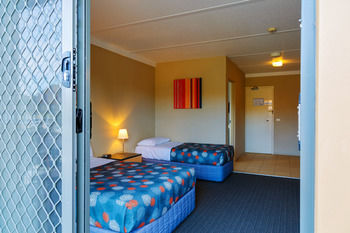 Sands Hotel, Maroubra - New Castle Tourism 21