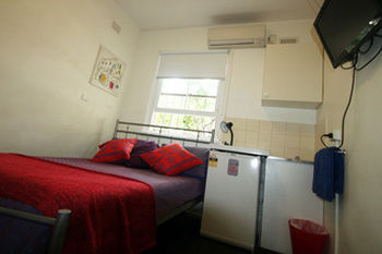 Zing Backpackers - Newcastle Accommodation 6