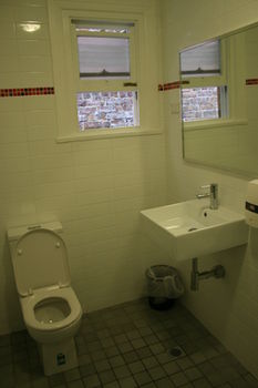 Zing Backpackers - Newcastle Accommodation 11