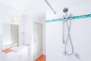 The Brighton Apartments - Newcastle Accommodation 8