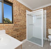 Golden Beach Motor Inn - Newcastle Accommodation