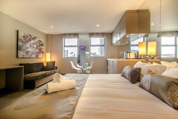 Comfy Kew Apartments - New Castle Tourism 5