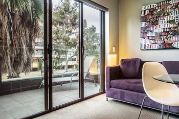 Comfy Kew Apartments - New Castle Tourism 6