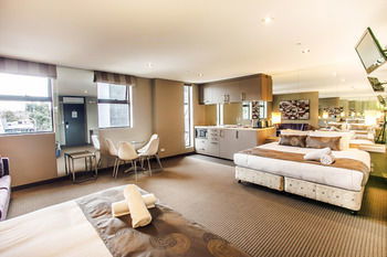 Comfy Kew Apartments - New Castle Tourism 9