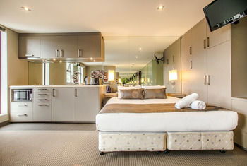 Comfy Kew Apartments - New Castle Tourism 11
