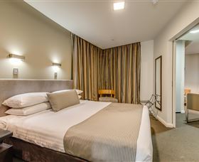 Mantra Collins Hotel - New Castle Tourism 4