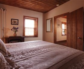 Keefers Cottage - Newcastle Accommodation 2