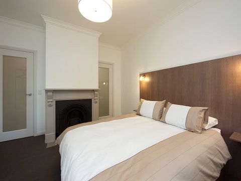 Newdegate House - New Castle Tourism 1