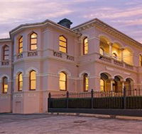 Roxburgh House Apartments - New Castle Tourism