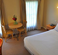 Glen Inn Motel  Apartments - New Castle Tourism