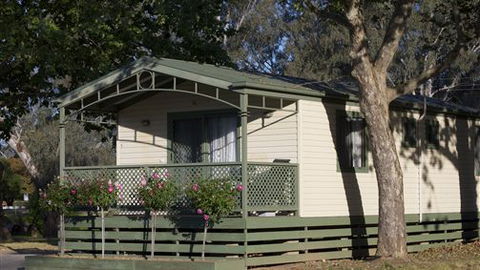 Painters Island Caravan Park - New Castle Tourism 0