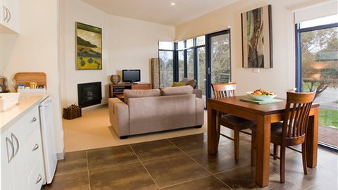 Aireys Inlet Getaway Resort - New Castle Tourism 1