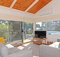 Barrakee Beach House - Anglesea - Newcastle Accommodation