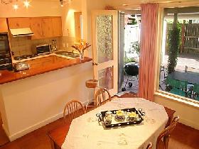 Adelaide Serviced Apartments - William Townhouse - Newcastle Accommodation 2