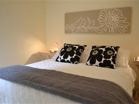 Driftwood House - Newcastle Accommodation 0