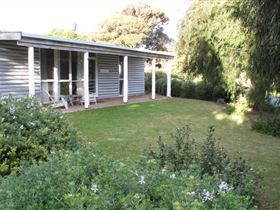 Driftwood House - Newcastle Accommodation 1