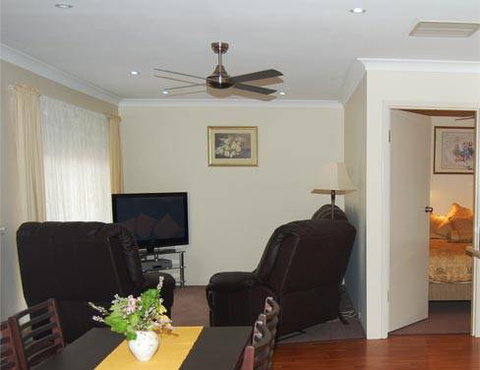 Aarinda Retreat - Newcastle Accommodation 1