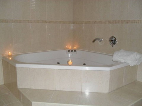 Broken View Estate - New Castle Tourism 2