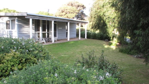 Driftwood House - Newcastle Accommodation 4