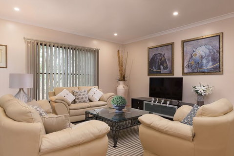 Jacaranda Cottages - Newcastle Accommodation 9