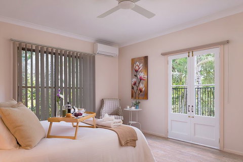 Jacaranda Cottages - Newcastle Accommodation 10