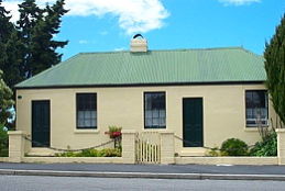 Gaol House Cottages - New Castle Tourism 0