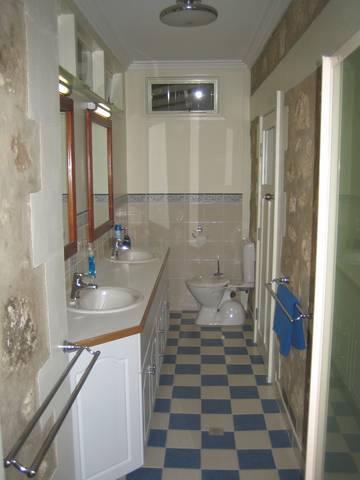 MacDonnell House (Naracoorte Cottages) - Newcastle Accommodation 1