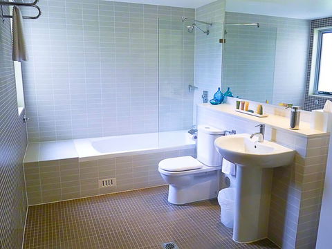 Corunna Station Country House - New Castle Tourism 3