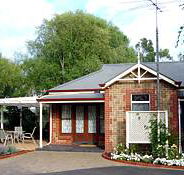 Amble In Self Contained Accommodation - Garden Retreat B  B - Newcastle Accommodation