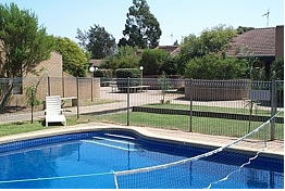 Executive Hideaway Motel - New Castle Tourism 0