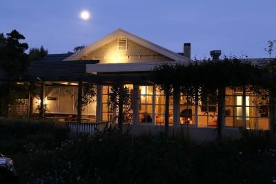 Holmwood Guest House - New Castle Tourism 8
