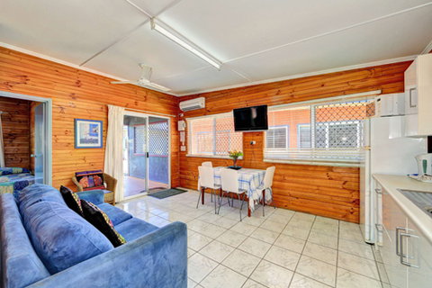 Bargara Gardens Motel And Holiday Villas - New Castle Tourism 2