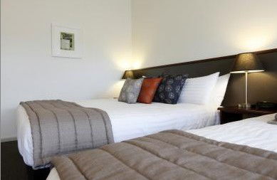 Harrigan's Irish Pub And Accommodation - New Castle Tourism 1