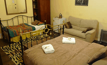 Edinburgh Gallery Bed And Breakfast - New Castle Tourism 1