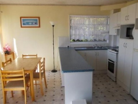 Skyline Holiday Units - Newcastle Accommodation 3