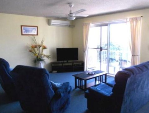 Skyline Holiday Units - Newcastle Accommodation 4