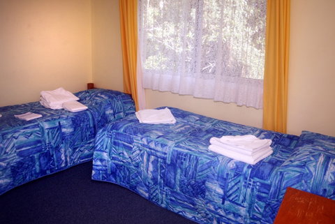 Skyline Holiday Units - Newcastle Accommodation 6