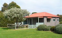 Pebble Bay Cottage - New Castle Tourism 1