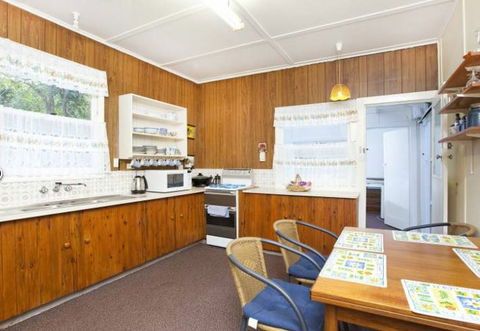 Pass And Pause Holiday Bed And Breakfast Accommodation - New Castle Tourism 1