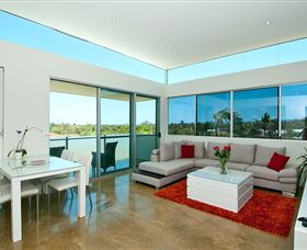 Hilltop Mansion Gold Coast - New Castle Tourism 2