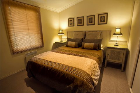 Autumn Abode Cottages - Newcastle Accommodation 3