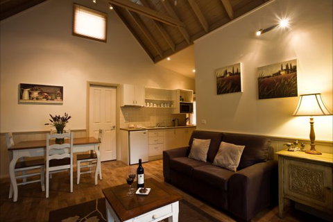 Autumn Abode Cottages - Newcastle Accommodation 7