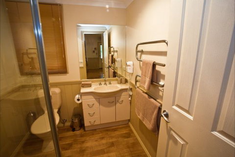 Autumn Abode Cottages - Newcastle Accommodation 8