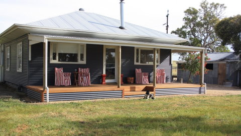 Rabbiter's Hut - Newcastle Accommodation 0