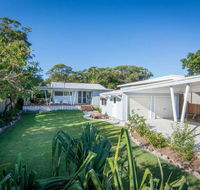 Back Beach Bungalow - Newcastle Accommodation