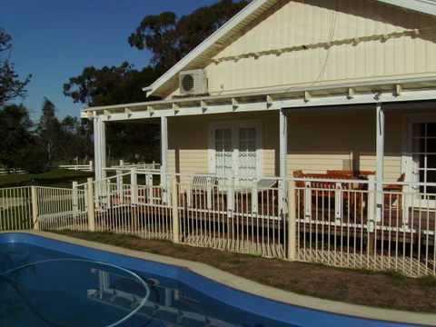 Daisyburn Homestead - Newcastle Accommodation 3