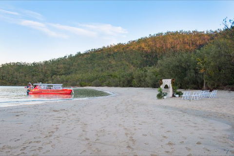 Paradise Cove Whitsundays - New Castle Tourism 4