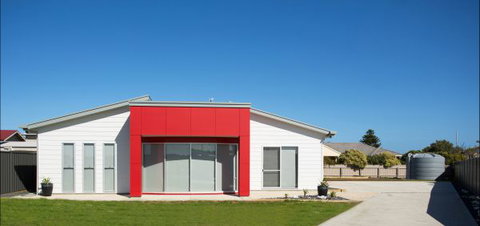 RED FIN Part Of BLUE FIN HOLIDAY HOMES - New Castle Tourism 1